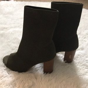 Heeled boots